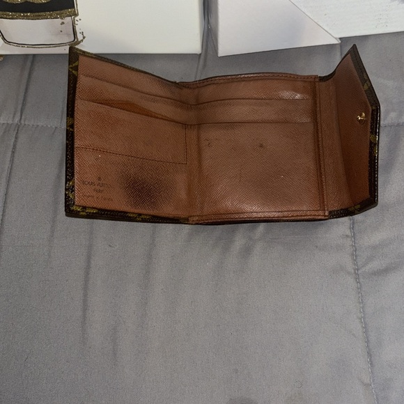 LV Compact wallet - Picture 6 of 14